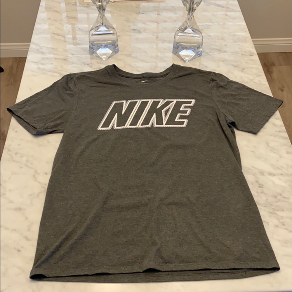 Nike t shirt